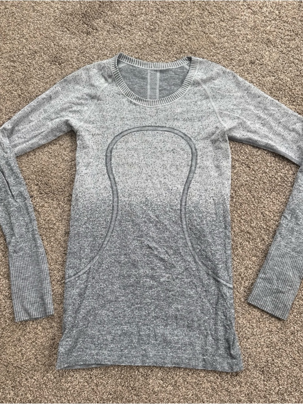 Lululemon Gray Ombre Long Sleeve Women's Size 6 Athletic Top EUC